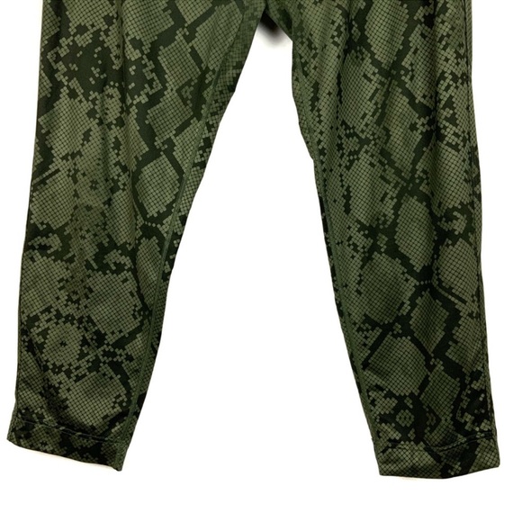 Lululemon Jet Crop Pant (Slim) *Luxtreme - Picture 7 of 15